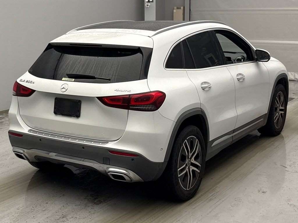 MERCEDES BENZ GLA