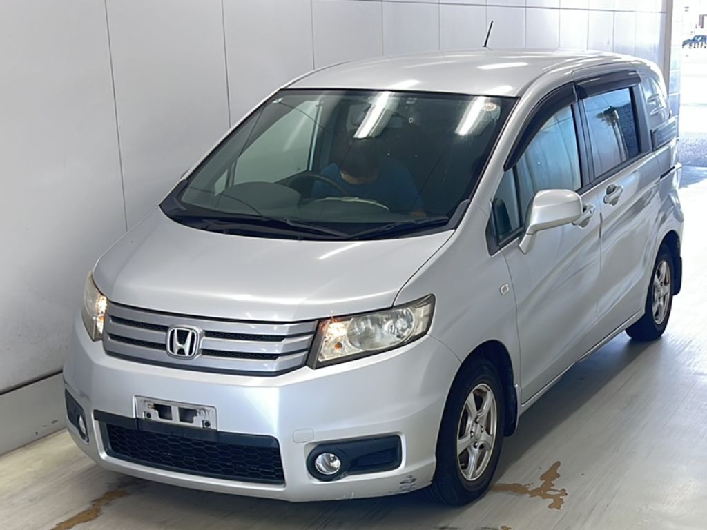 HONDA FREED SPIKE