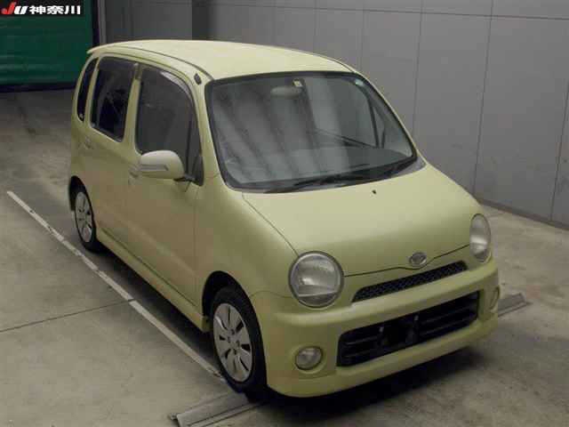 DAIHATSU MOVE LATTE
