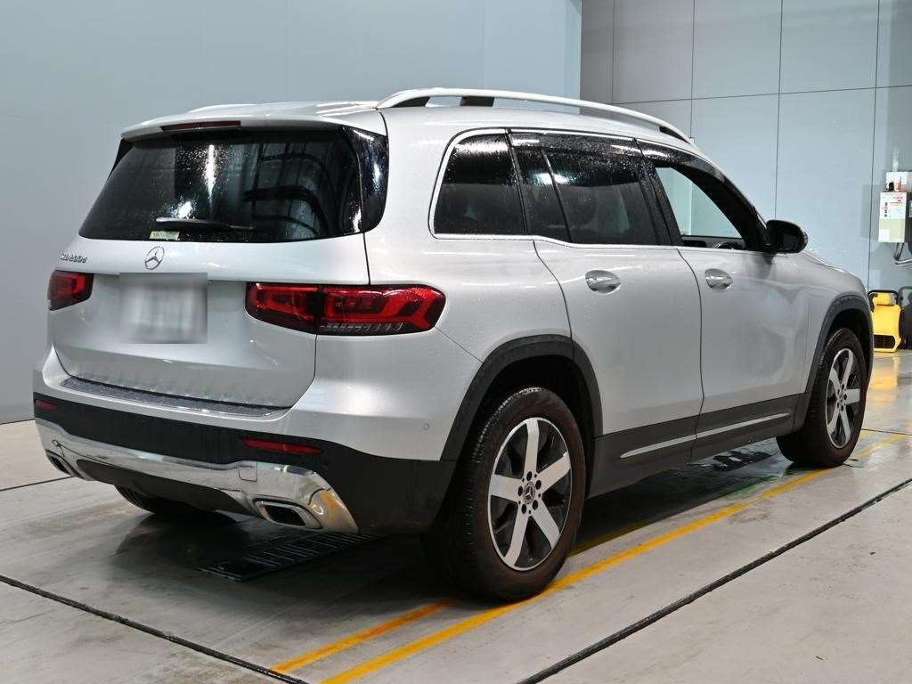 MERCEDES BENZ GLB