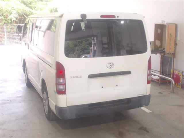 TOYOTA HIACE VAN