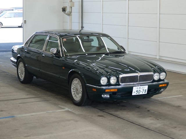 DAIMLER DOUBLE SIX