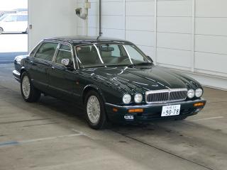 DAIMLER DOUBLE SIX
