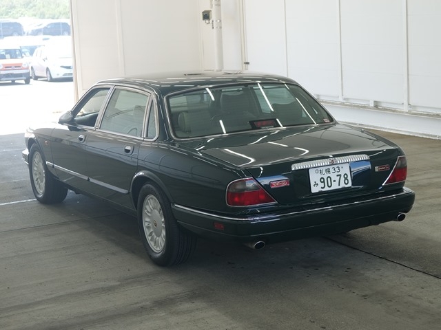 DAIMLER DOUBLE SIX
