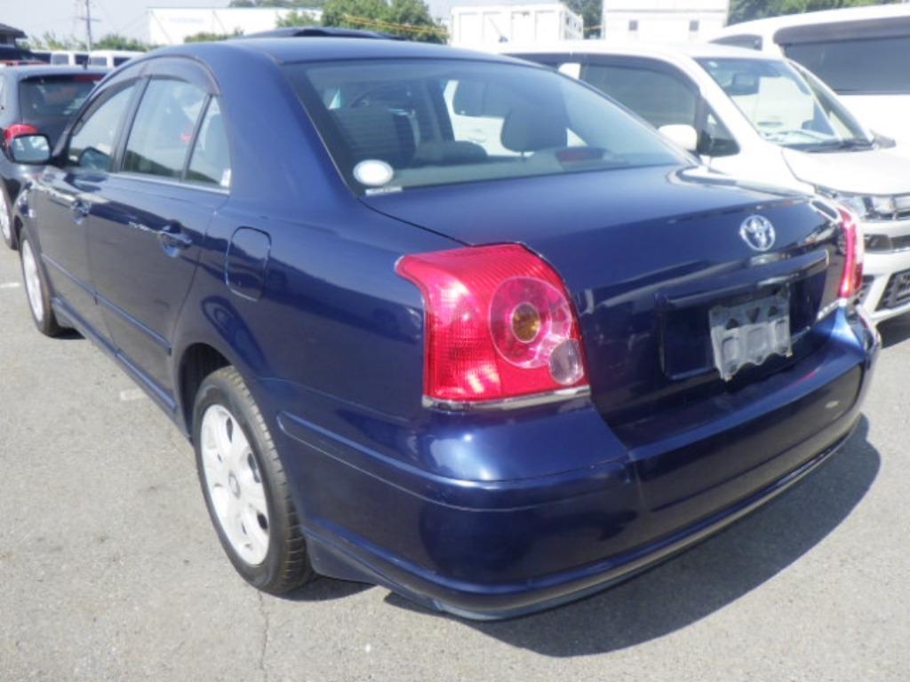 TOYOTA AVENSIS SEDAN