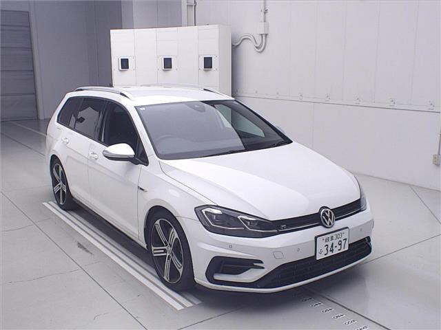 VOLKSWAGEN GOLF R