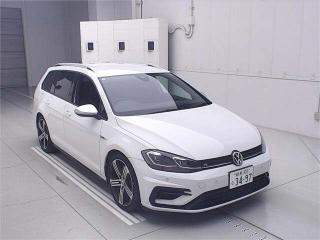 VOLKSWAGEN GOLF R