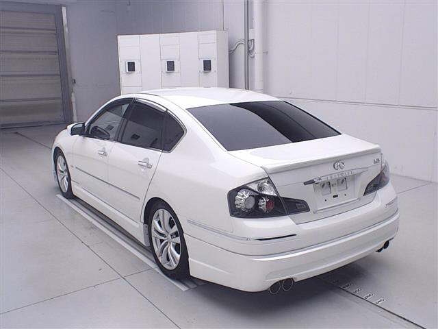 NISSAN FUGA