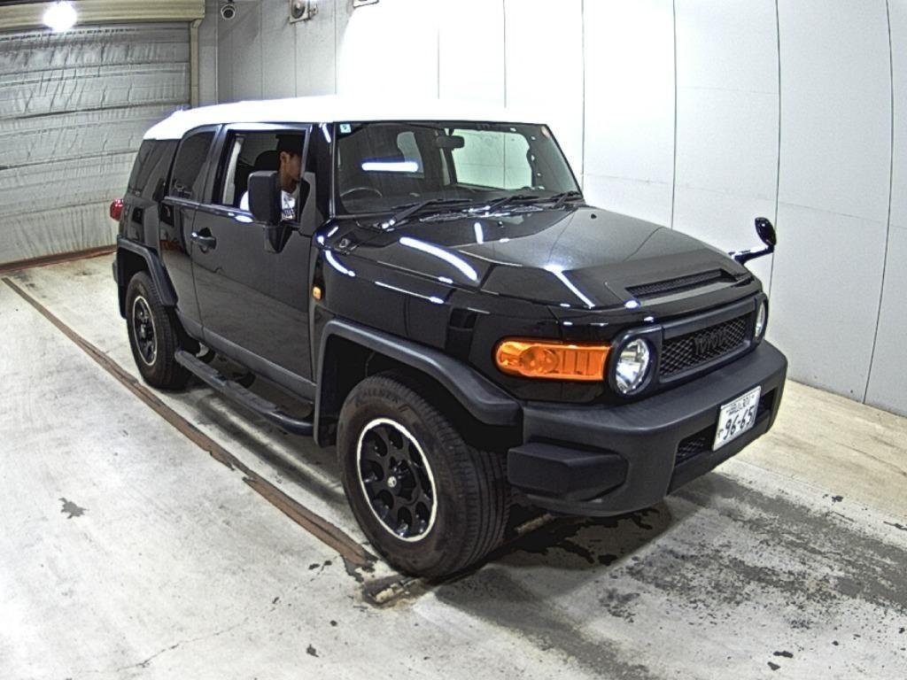 TOYOTA FJ CRUISER