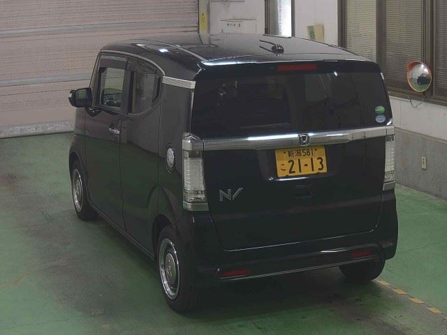 HONDA N-BOX SLASH