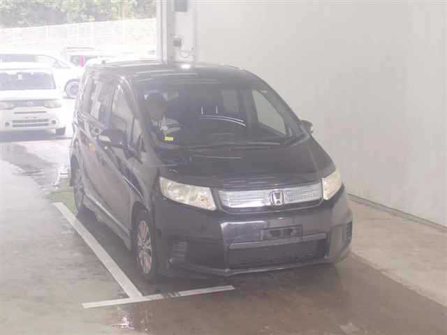 HONDA FREED SPIKE