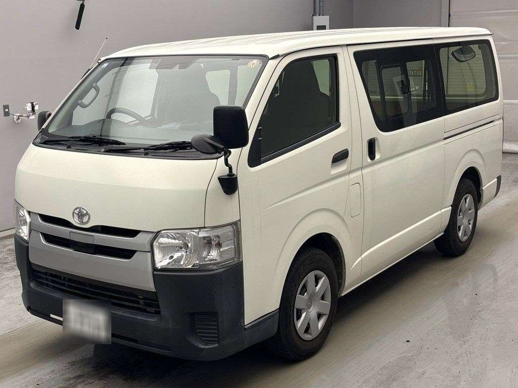 TOYOTA REGIUS VAN