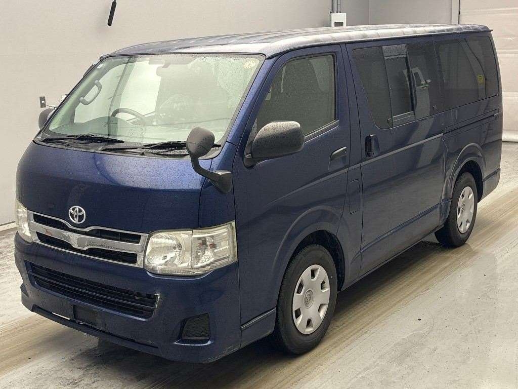 TOYOTA REGIUS VAN