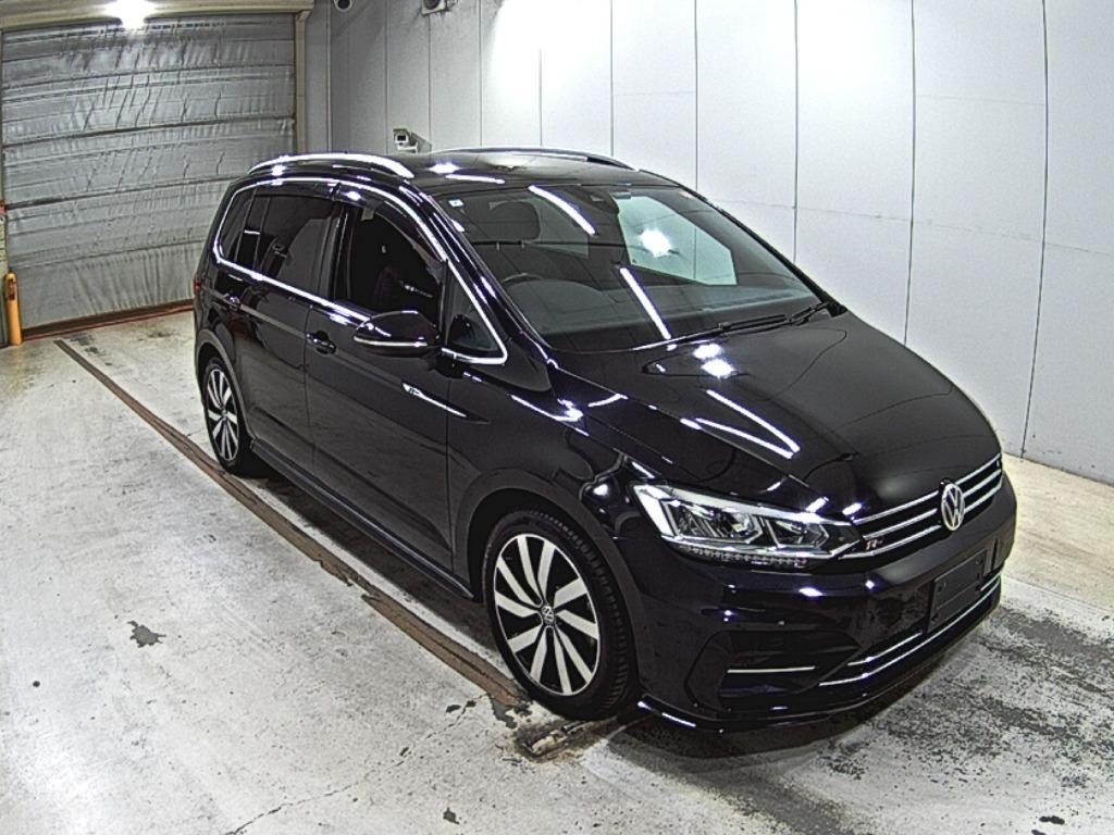 VOLKSWAGEN GOLF TOURAN