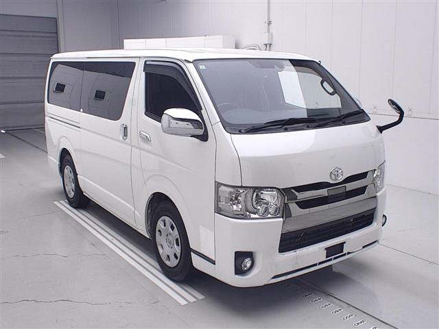 TOYOTA REGIUS ACE