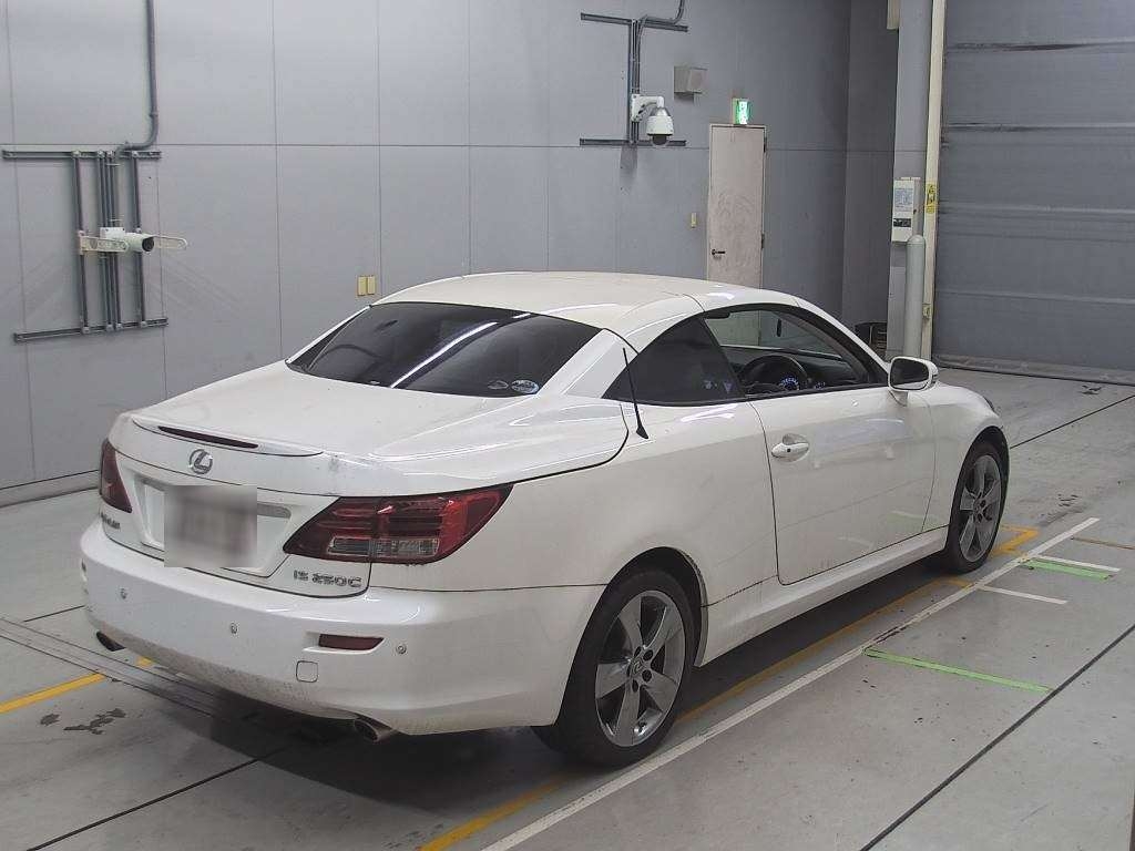 LEXUS IS
