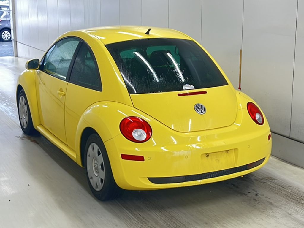 VOLKSWAGEN NEW BEETLE