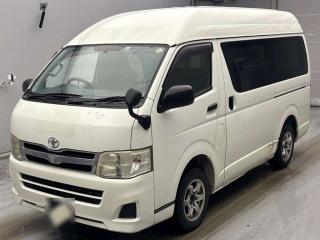 TOYOTA REGIUS VAN