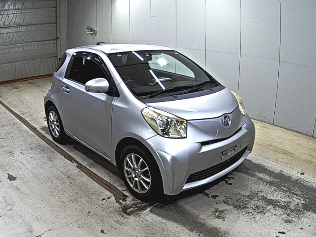TOYOTA IQ
