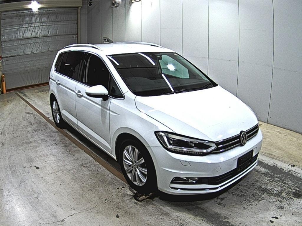 VOLKSWAGEN GOLF TOURAN