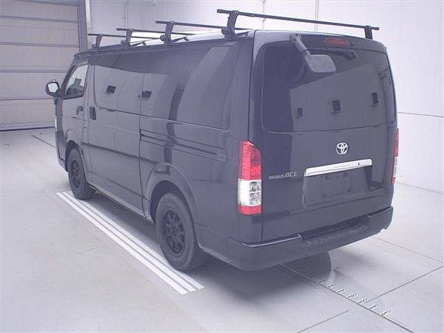 TOYOTA REGIUS ACE