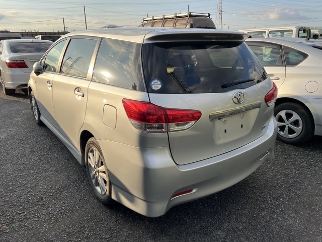 TOYOTA WISH