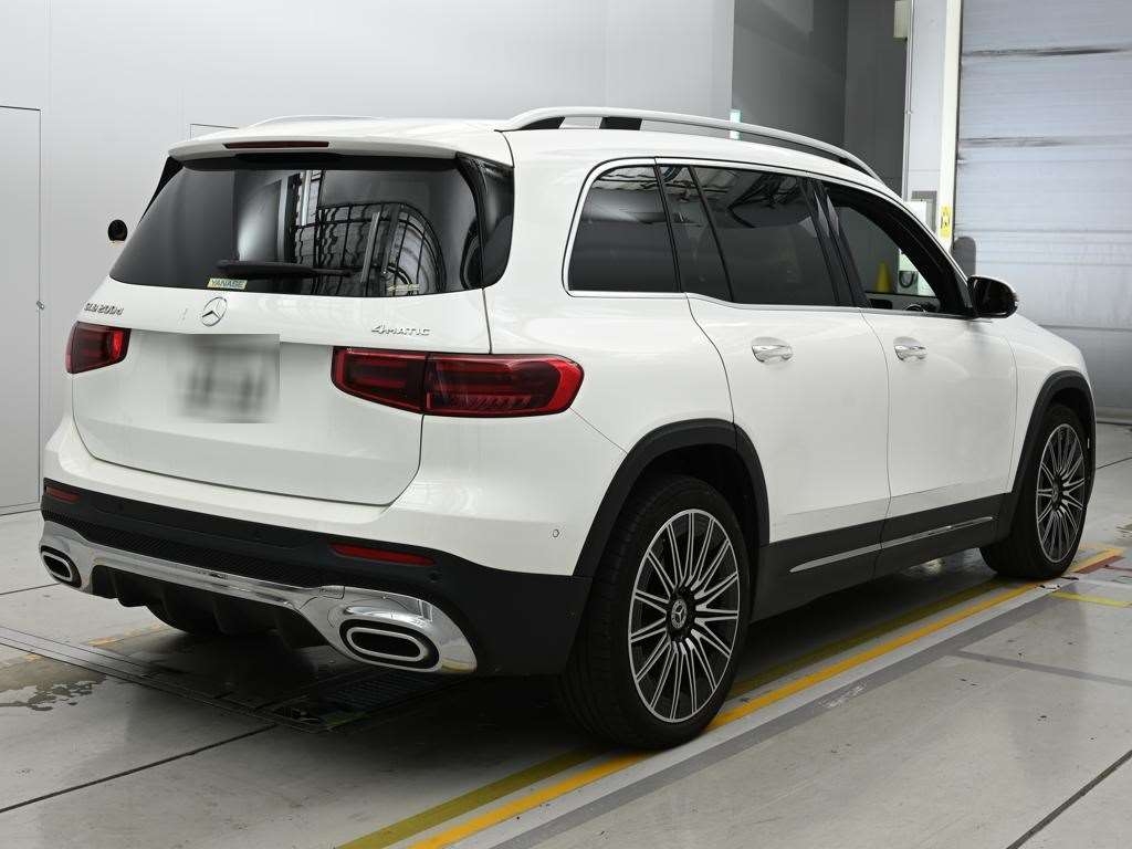 MERCEDES BENZ GLB