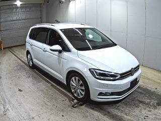 VOLKSWAGEN GOLF TOURAN