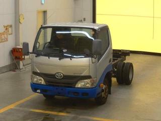 TOYOTA DYNA
