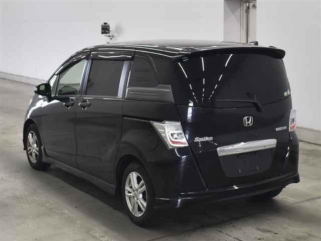 HONDA FREED SPIKE HYBRID