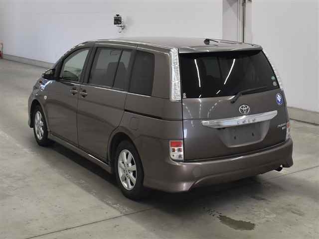 TOYOTA ISIS