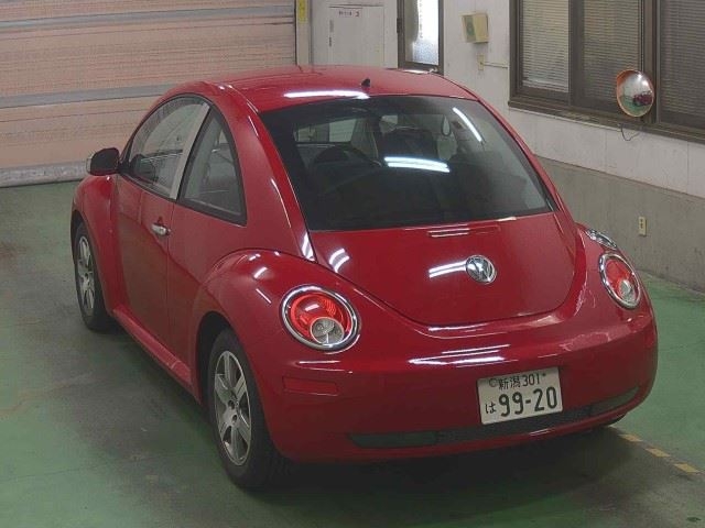 VOLKSWAGEN NEW BEETLE