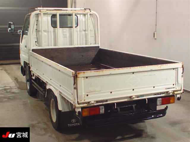 TOYOTA DYNA