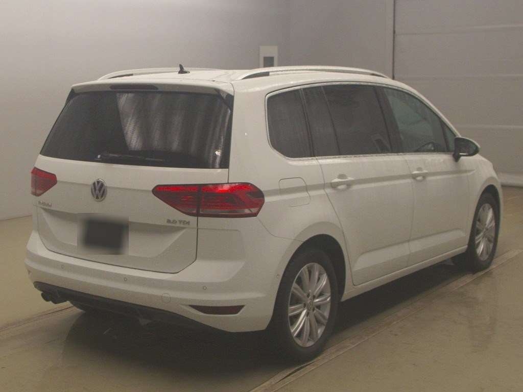 VOLKSWAGEN GOLF TOURAN
