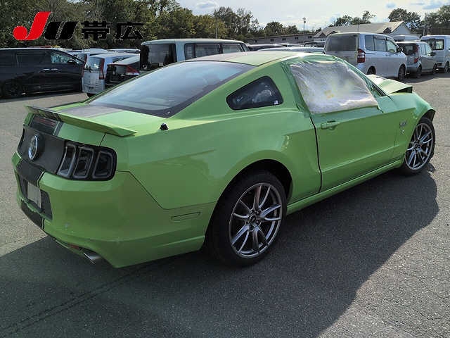 FORD MUSTANG