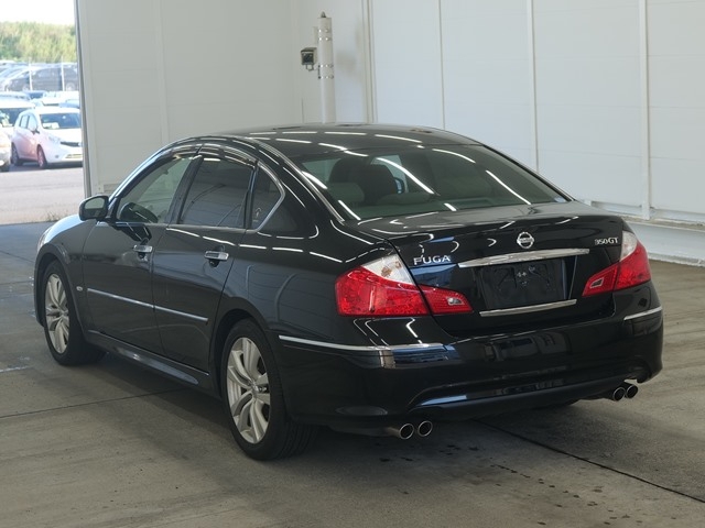 NISSAN FUGA