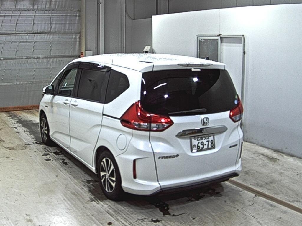 HONDA FREED + HYBRID