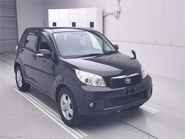 TOYOTA RUSH
