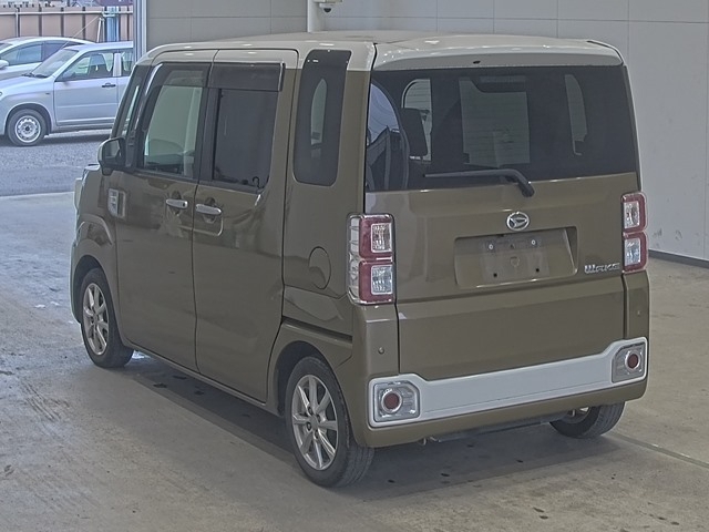 DAIHATSU WAKE