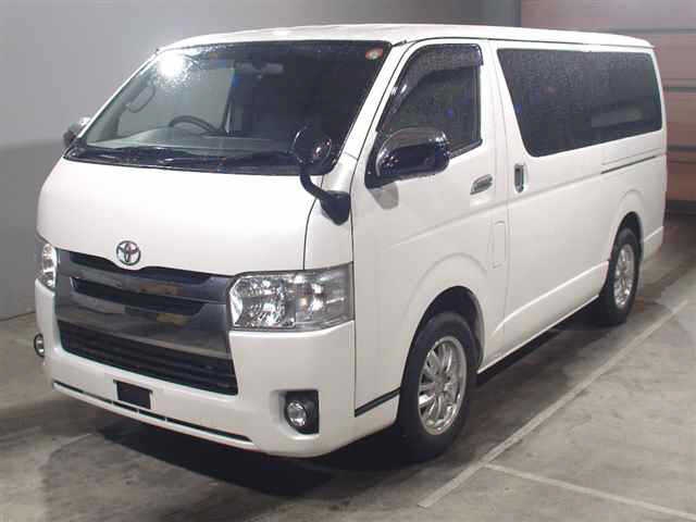 TOYOTA HIACE VAN