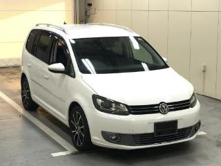 VOLKSWAGEN GOLF TOURAN