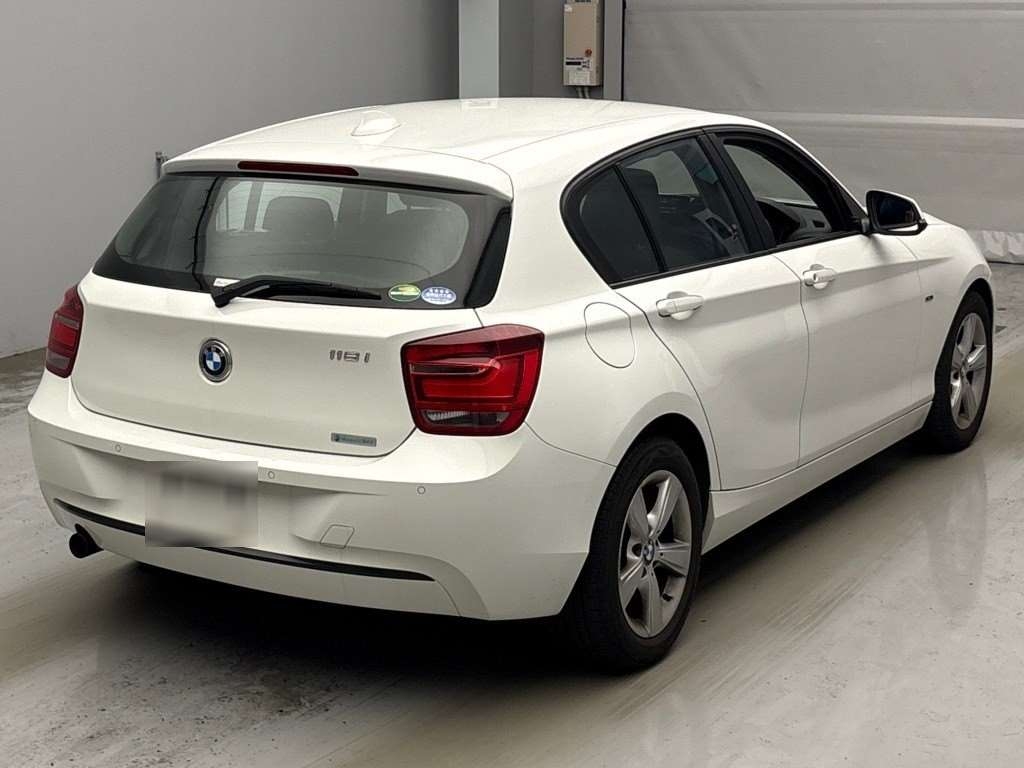 BMW 1 SERIES