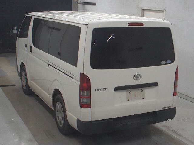 TOYOTA HIACE VAN
