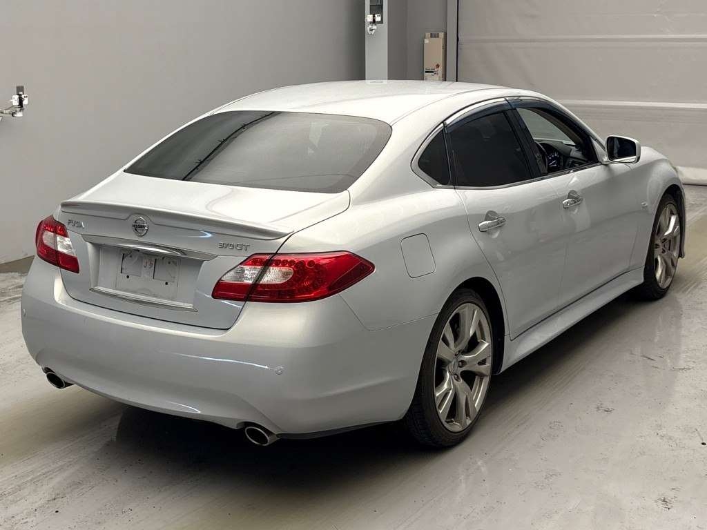 NISSAN FUGA