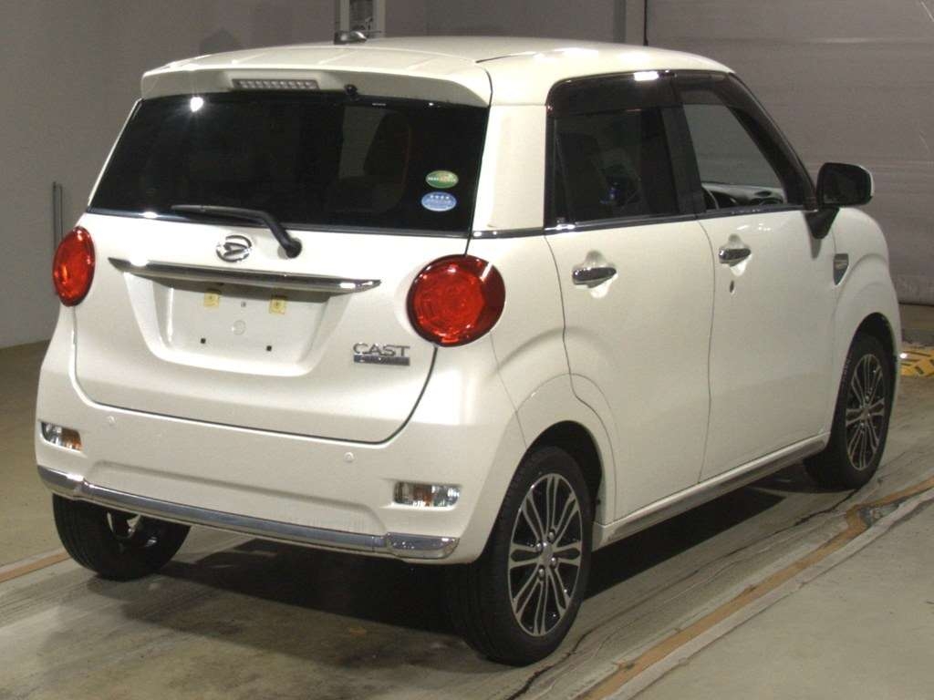 DAIHATSU CAST