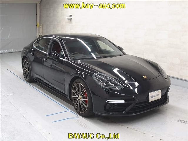 PORSCHE PANAMERA