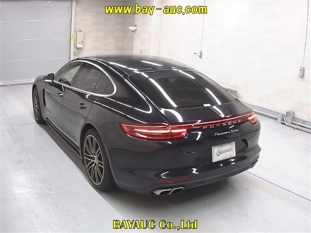 PORSCHE PANAMERA