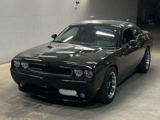 CHRYSLER CHALLENGE .