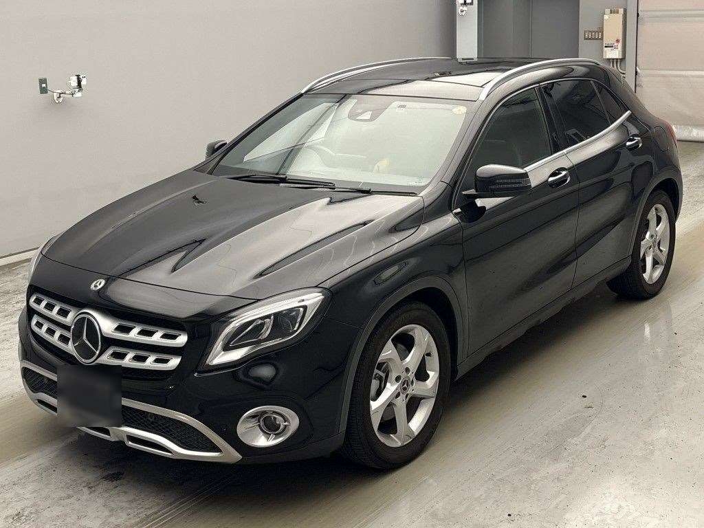 MERCEDES BENZ GLA