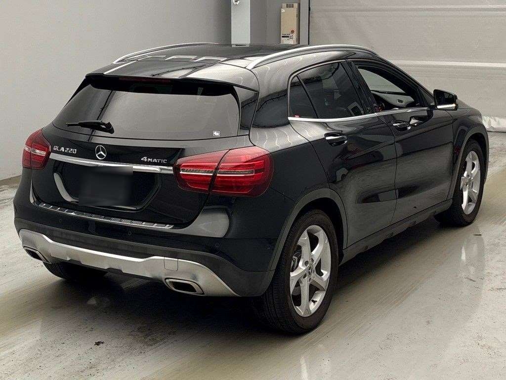 MERCEDES BENZ GLA